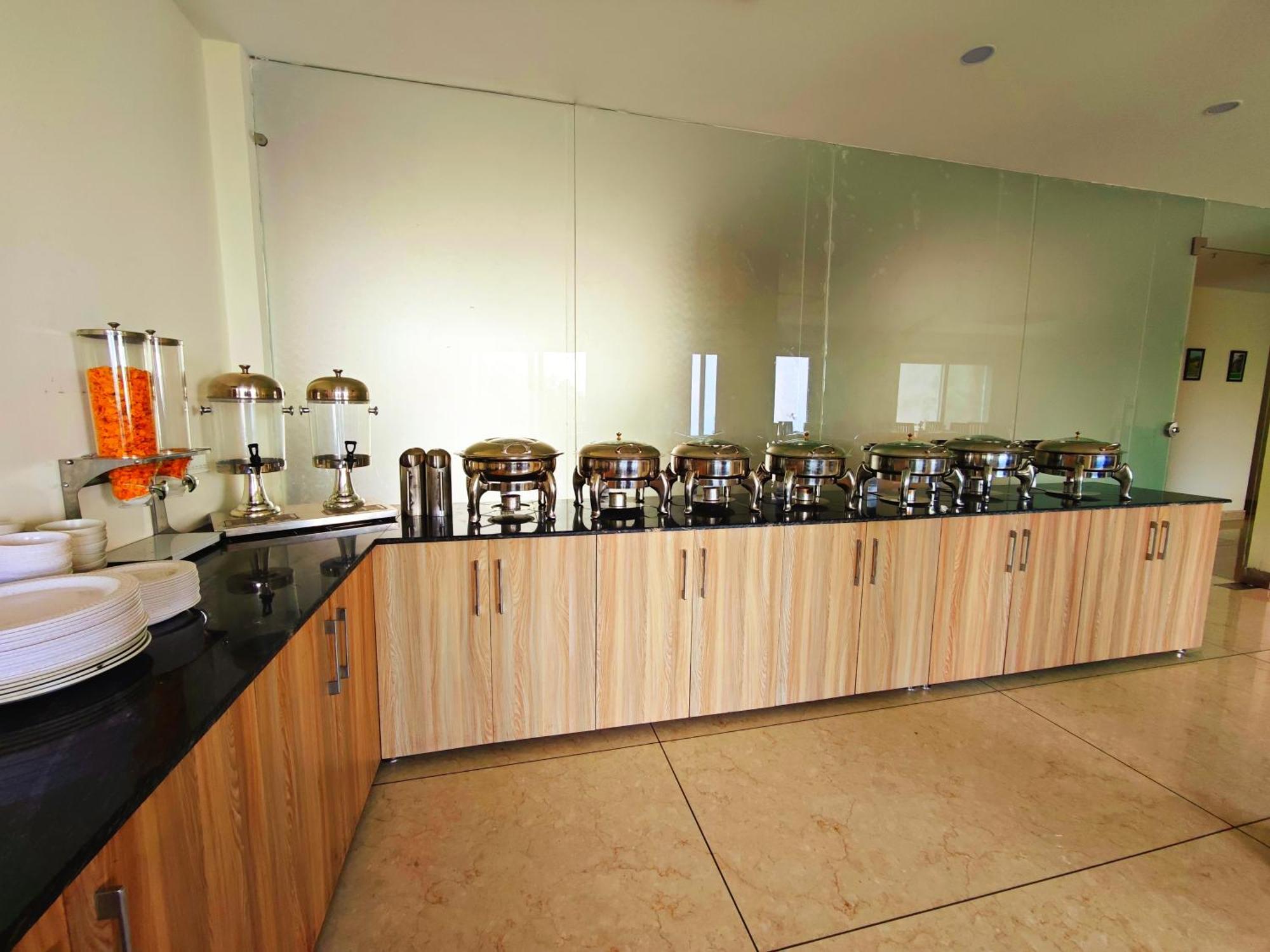 Hotel Pines And Peeks By Tws Hotels Dalhousie Extérieur photo
